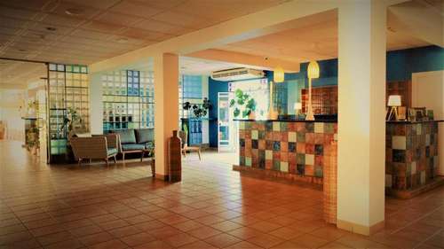 www.hotelayamontino.com