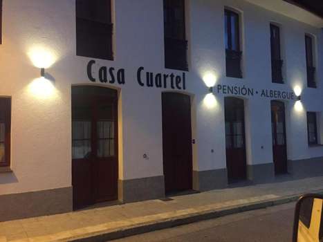 www.alberguecasacuartel.com