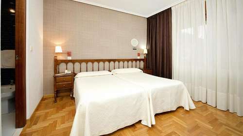 www.hotelmolinon.com