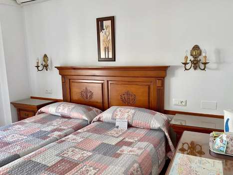 www.hostaldianes.com