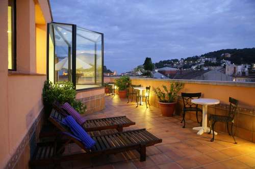www.hotelviladetossa.com