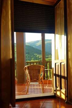 www.hotelarenales.es