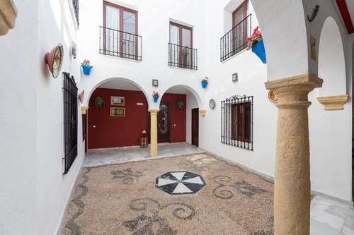 www.hotel-losomeyas.es