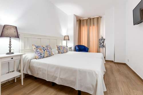 www.hotelmadridtorrevieja.com