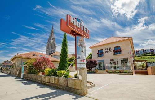 www.hotelarce.com
