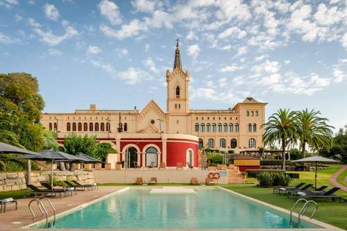www.hotelsantperedelbosc.com