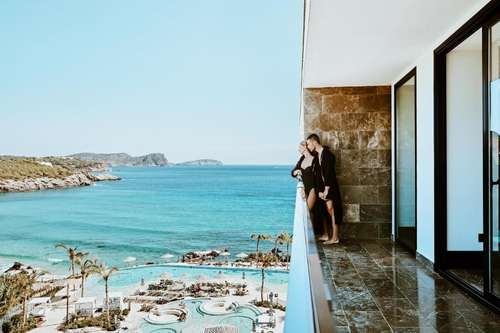 www.blesscollectionhotels.com