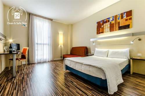 www.hotelciudadzaragoza.com