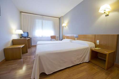 www.hotelborrell.com