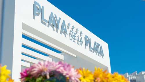 www.hotelplayadelaplata.com