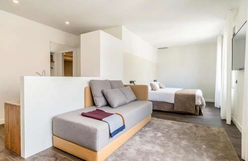 www.hotelpeninsulargirona.com