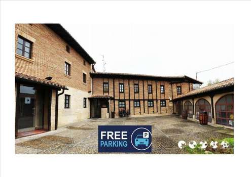 www.hotelpalacioelorriaga.com