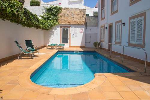 www.hotelgeminismenorca.com
