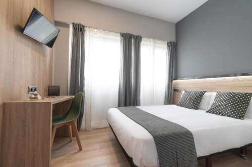 www.hotel-eslava.com