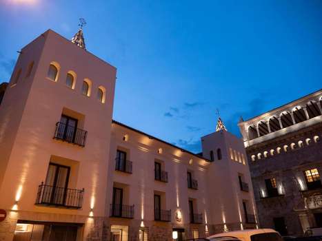 www.hotelpalaciolamarquesa.com