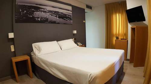 www.hoteldelmarvigo.es