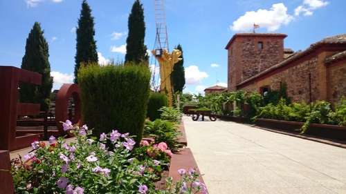 www.hotelpalaciodelaserna.com