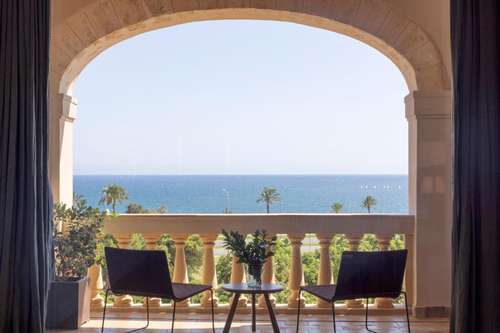 www.boutiquehotelcalatrava.com
