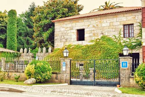 www.pazorevel.es