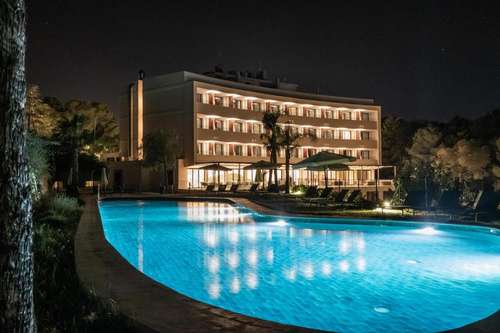 www.serawahotels.com