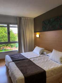 www.villadelosarcos.es