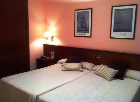 www.hotellaseu.com