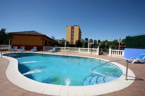 www.hotelzeusmerida.com