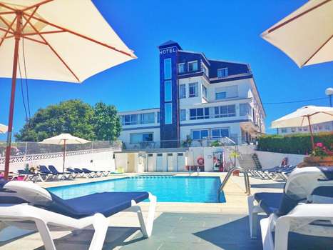 www.hotelmarola.com
