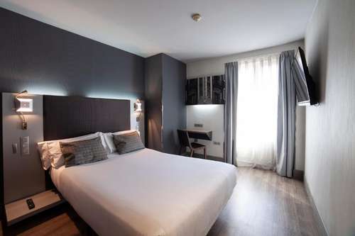 www.petitpalaceplazaespana.com