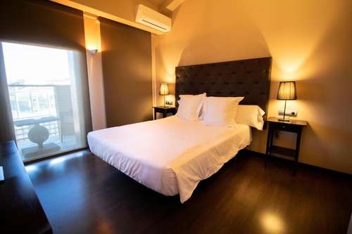 www.hotellajoyosa.com