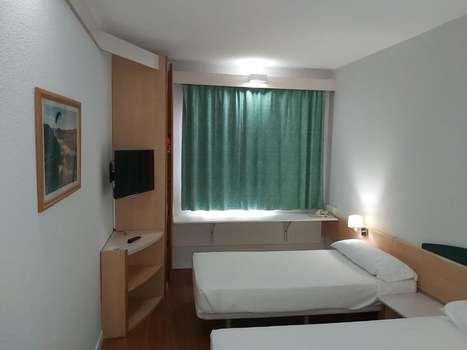 www.hotel-iris-guadalajara.com