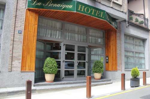 www.hotellabonaigua.com