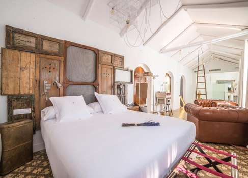 www.hotelmadinat.com