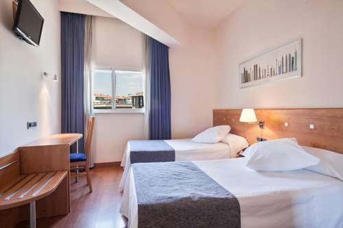 www.hotel-antibesbarcelona.com