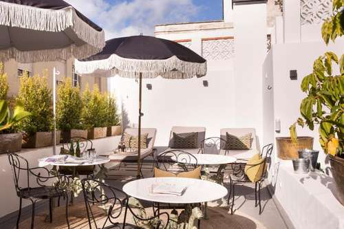 www.hotelcasacanovas.com