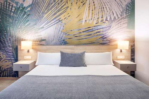 www.hotelciutatdelprat.com