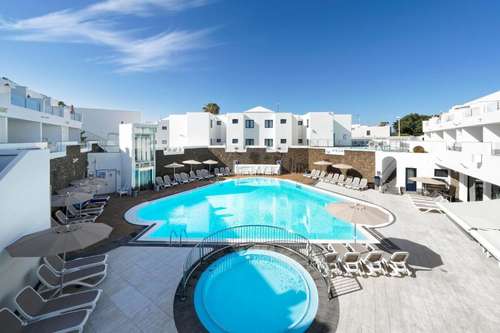 www.aquasuiteslanzarote.com