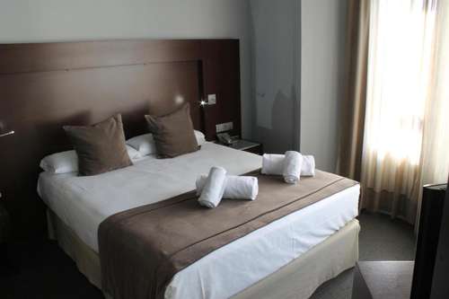 www.hotelmadanisliceo.com