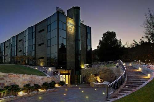 www.hotelsansipedralbes.com