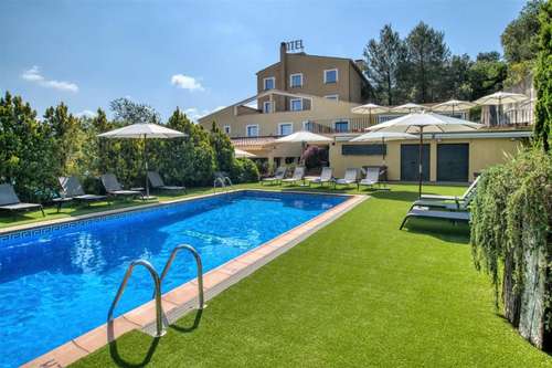 www.hotelcostabella.com