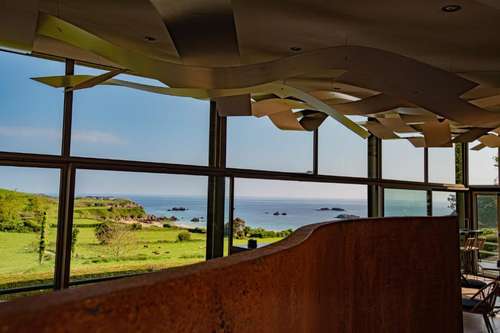 www.hotellaportilla.com