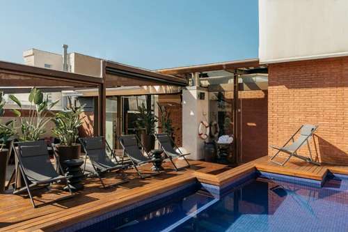 www.hotelgranados83.com