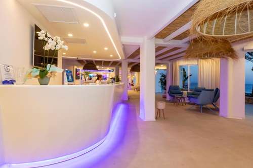 www.hotelmaysiformentera.com