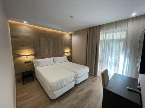 www.hotelcastillaguerrero.com