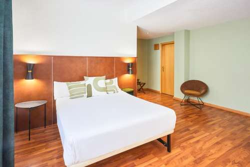 www.hotelcasondeltormes.com