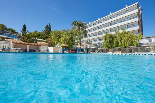 www.hoteljoanmiro.com