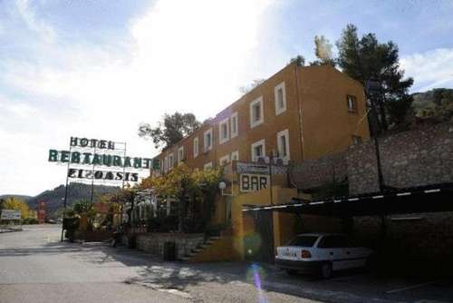 www.restaurantehoteleloasis.es