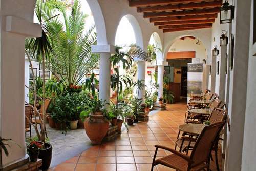 www.hotelalmadrabaconil.com