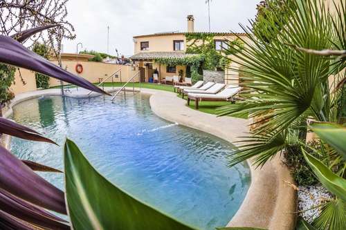 www.hotelarohaz.com