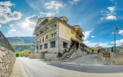 www.hotelcotiella.com